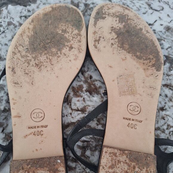 Authentic Chanel Quilted thong CC Black Leather  sandals size 40C - Picture 7 of 12